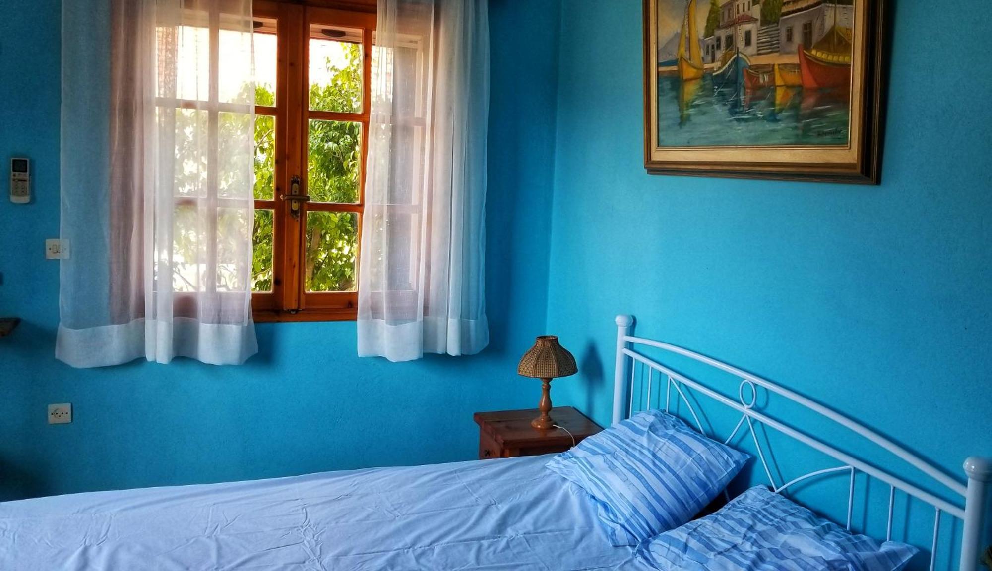 Valerie'S House Apartment Poros Town Стая снимка